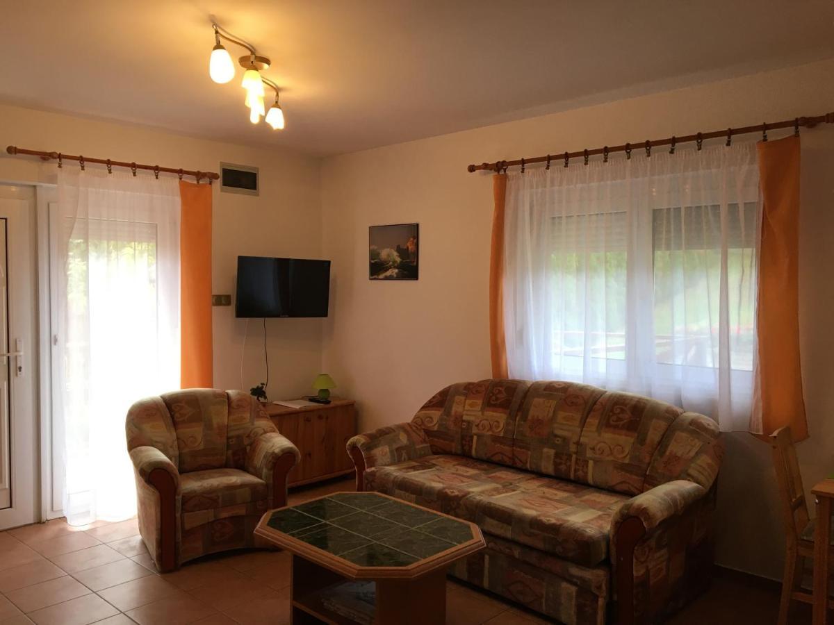 Central Apartments Zalakaros Buitenkant foto